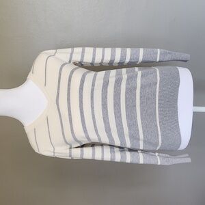 Worthington Long Sleeve Pull Over V Neck Sweater Size Small Gray & Off White